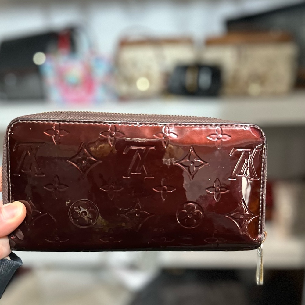 LV Vernis Zip Wallet